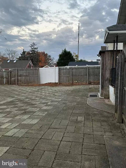 223 W Evesham Rd, Runnemede, NJ 08078 photo 4