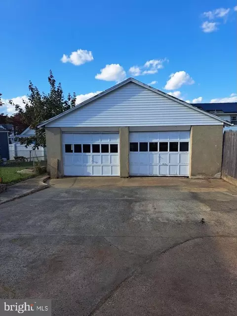 223 W Evesham Rd, Runnemede, NJ 08078 photo 3