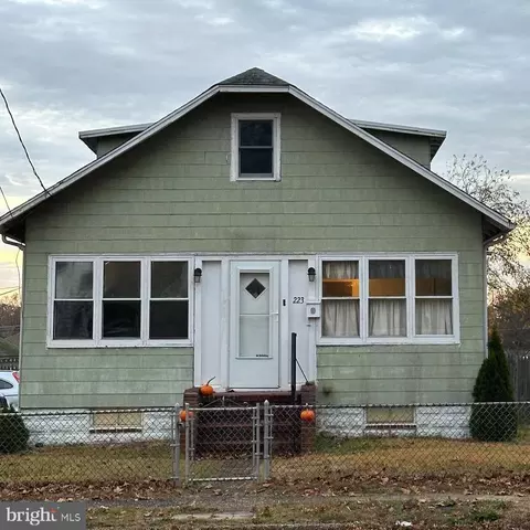 223 W Evesham Rd, Runnemede, NJ 08078