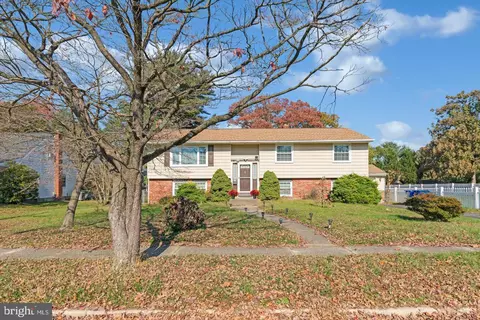 730 Chestnut Ave, Laurel Springs, NJ 08021
