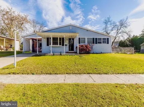 808 Jaguar Rd, Lindenwold, NJ 08021