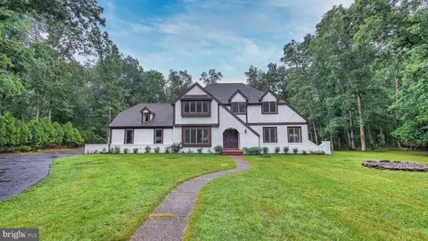 26 Winfield Dr, Berlin, NJ 08009