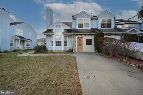 18 Park Side Dr, Sicklerville, NJ 08081