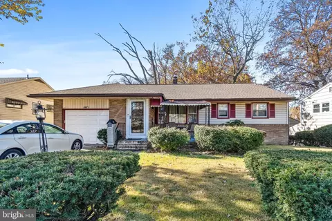 651 Cove Rd, Pennsauken, NJ 08110
