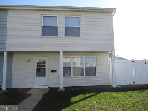 6 Lawrence Ct, Sicklerville, NJ 08081