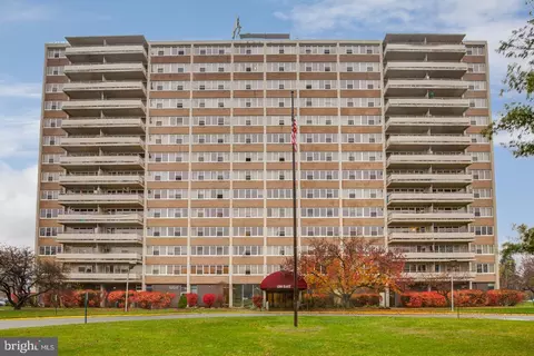 1008 Barclay Towers, Cherry Hill, NJ 08034