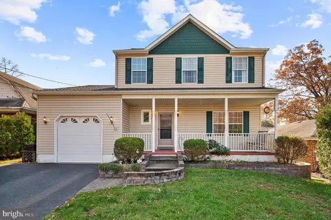216 Chestnut St, Runnemede, NJ 08078
