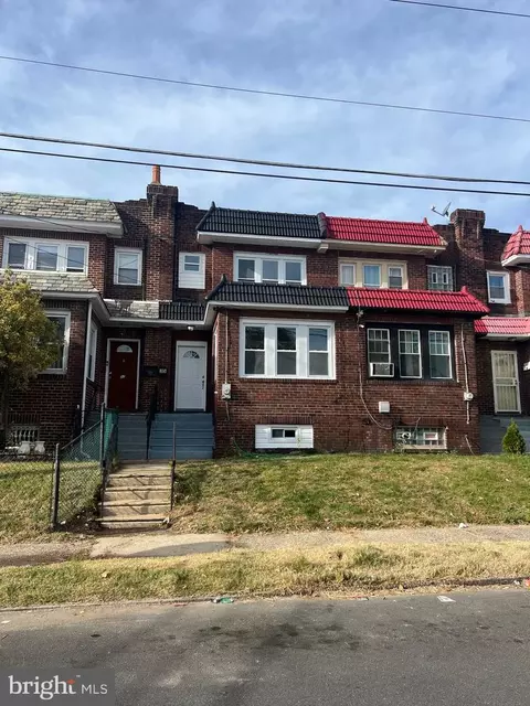 35 S 38th St, Camden, NJ 08105