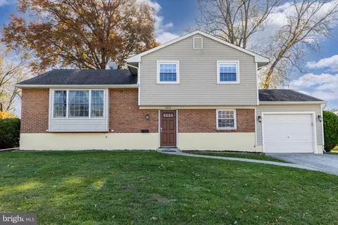 1012 Coronet Ln, Somerdale, NJ 08083