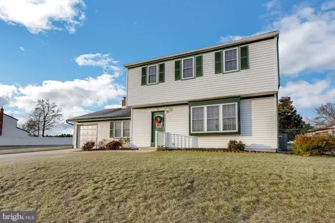6 N Betsy Ct, Glendora, NJ 08029