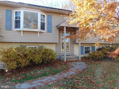 683 6th St, Atco, NJ 08004