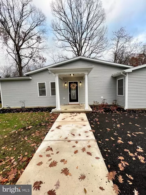 147 Lakefront St, Blackwood, NJ 08012