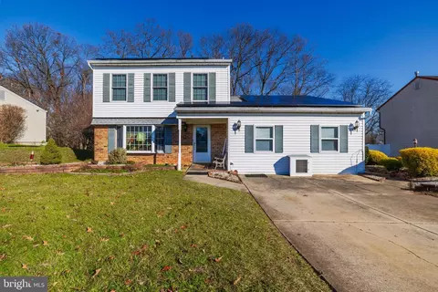 49 Sunset Dr, Clementon, NJ 08021