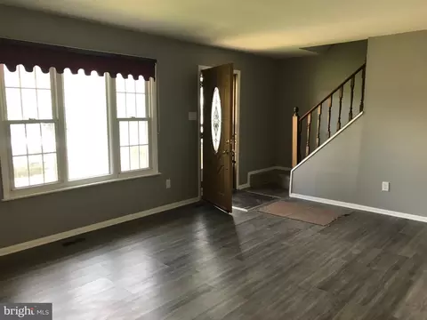 11 Longbow Ct, Sicklerville, NJ 08081
