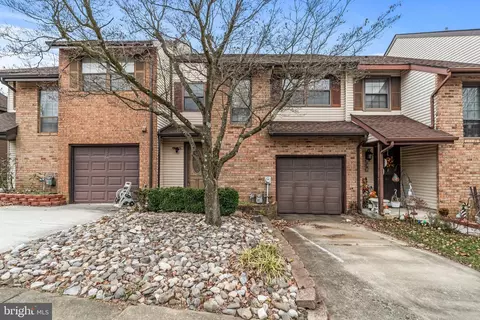 65 Lafayette Ln, Cherry Hill, NJ 08003