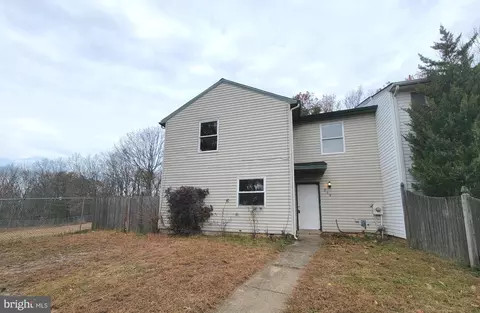 215 Hampshire Rd, Sicklerville, NJ 08081