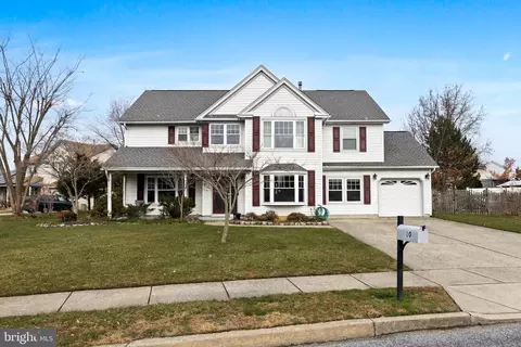 10 Asperula Dr, Sicklerville, NJ 08081