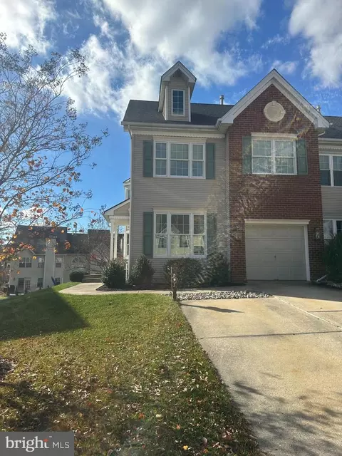 25 La Costa Dr, Blackwood, NJ 08012