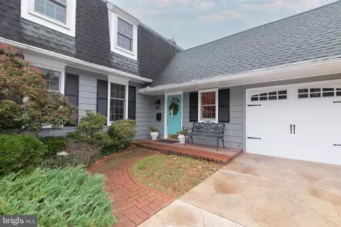 4 Wicklow Ct, Cherry Hill, NJ 08003