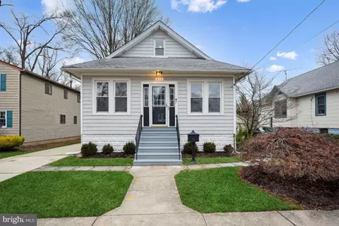 411 E Melrose Ave, Westmont, NJ 08108