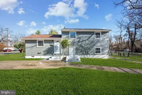 76 E Oak Ave, Lawnside, NJ 08045