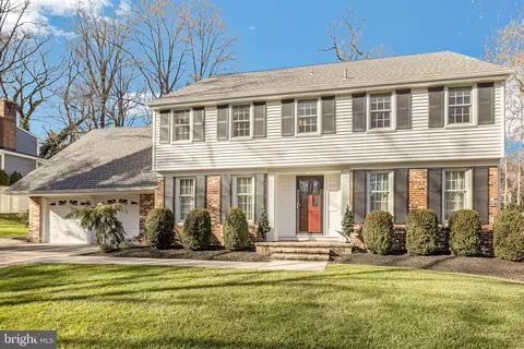 3 Glenperth Ln, Cherry Hill, NJ 08003