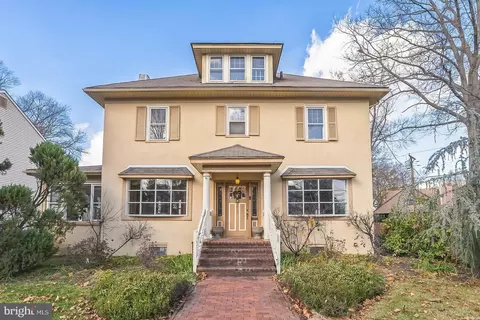 211 E Bettlewood Ave, Oaklyn, NJ 08107