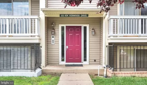 97 Kenwood Dr, Sicklerville, NJ 08081