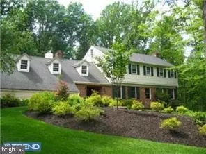 8 Partridge Ct, Cherry Hill, NJ 08003