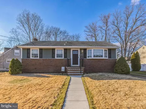 324 Charles Ave, Bellmawr, NJ 08031
