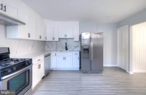 319 Middlesex St, Gloucester City, NJ 08030