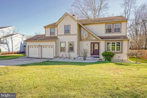 23 Fountain Ct, Cherry Hill, NJ 08034