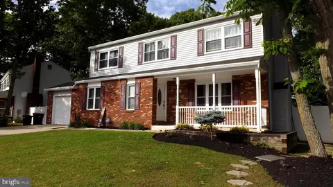 38 Woodshire Dr, Sicklerville, NJ 08081