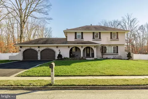 2 Halleck St, Berlin, NJ 08009