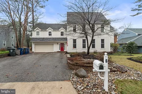 6 Henley Ln, Voorhees, NJ 08043