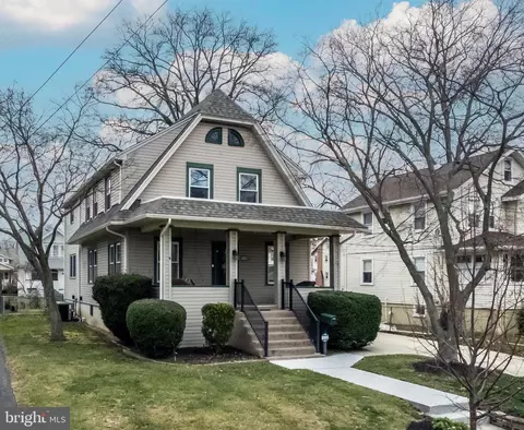909 Merrick Ave, Westmont, NJ 08108