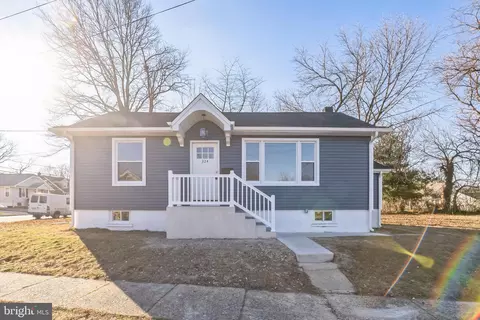 324 Lake St, Mount Ephraim, NJ 08059