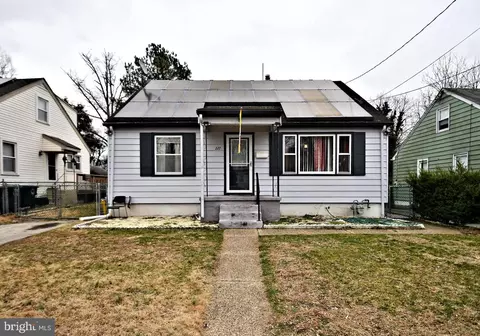 227 W Linden Ave, Lindenwold, NJ 08021