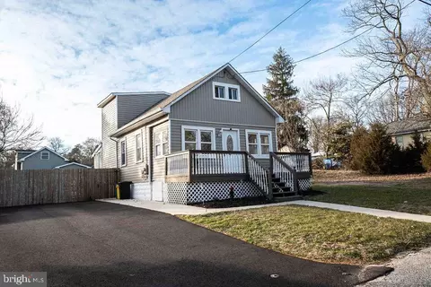 18 Highland Ave, Pine Hill, NJ 08021