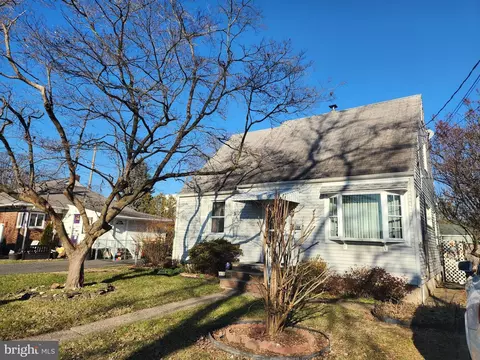 2114 Hillcrest Ave, Pennsauken, NJ 08110