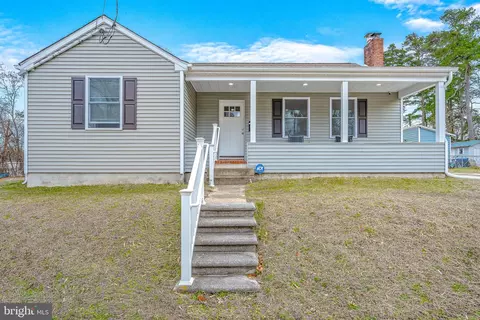 31 Trenton Ave, Clementon, NJ 08021
