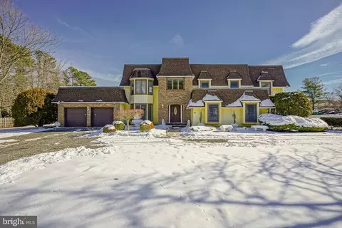 19 Bronwood Dr, Voorhees, NJ 08043