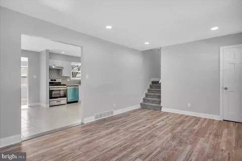 5 Crest Ave, Berlin, NJ 08009 photo 3
