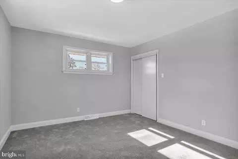 5 Crest Ave, Berlin, NJ 08009 photo 16
