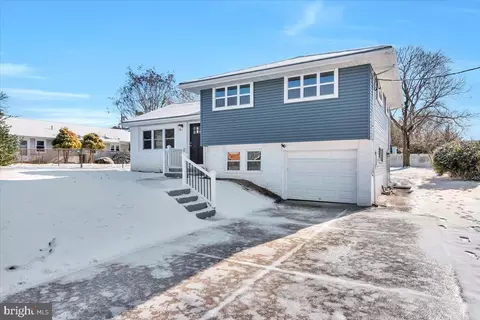 5 Crest Ave, Berlin, NJ 08009 photo 2