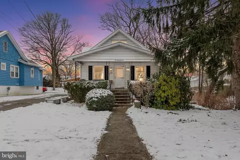 124 E Bettlewood Ave, Oaklyn, NJ 08107