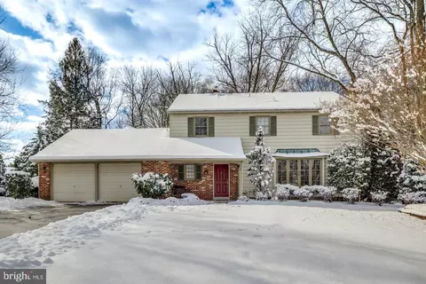 25 Pawtucket Dr, Cherry Hill, NJ 08003