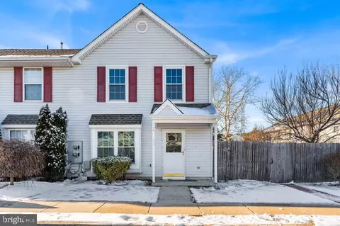 12 Ford Ln, Berlin, NJ 08009