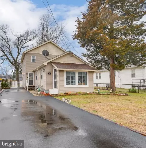 28 Garden Ave, Blackwood, NJ 08012