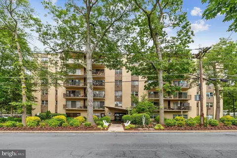 204 Chestnut Pl, Cherry Hill, NJ 08002